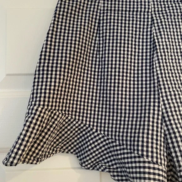 ⭐️SOLD- Zara Women’s Ruffled Gingham Navy and White Shorts - size Medium - Picture 9 of 12